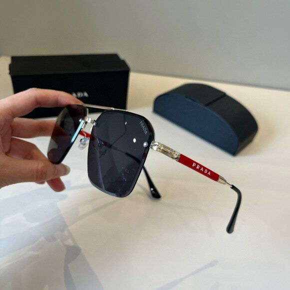 Prada polarized sunglasses - Picture 4 of 9
